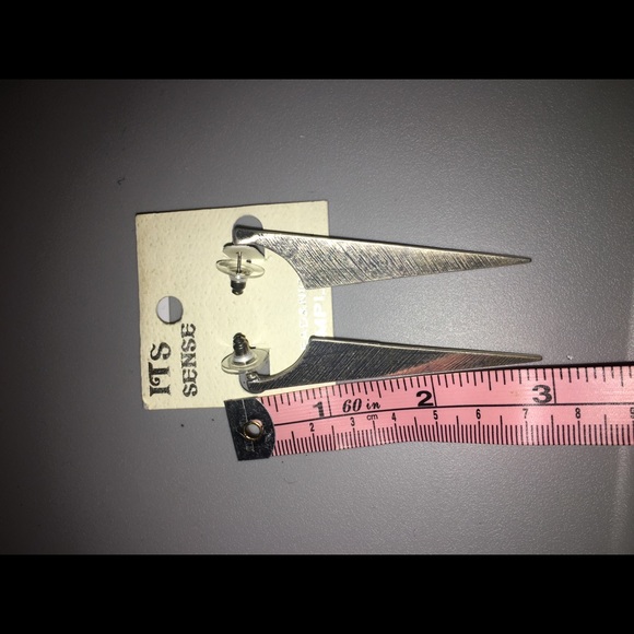 Gold plated spear earrings - Picture 2 of 3